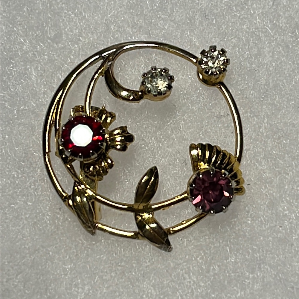 Vintage gem floral brooch.  Excellent condition
